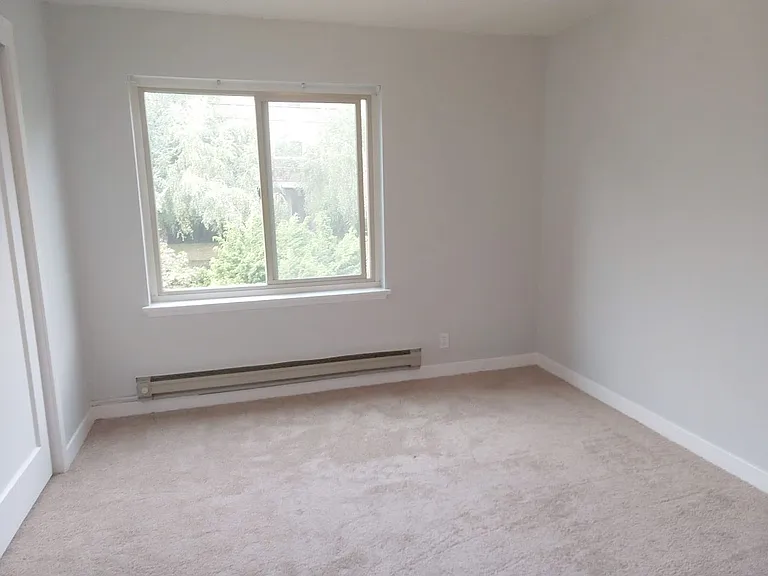 2500 E Denny Way — Photo 6