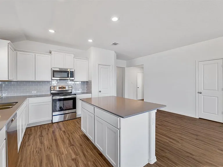 303 Chickasaw Ln — Photo 8