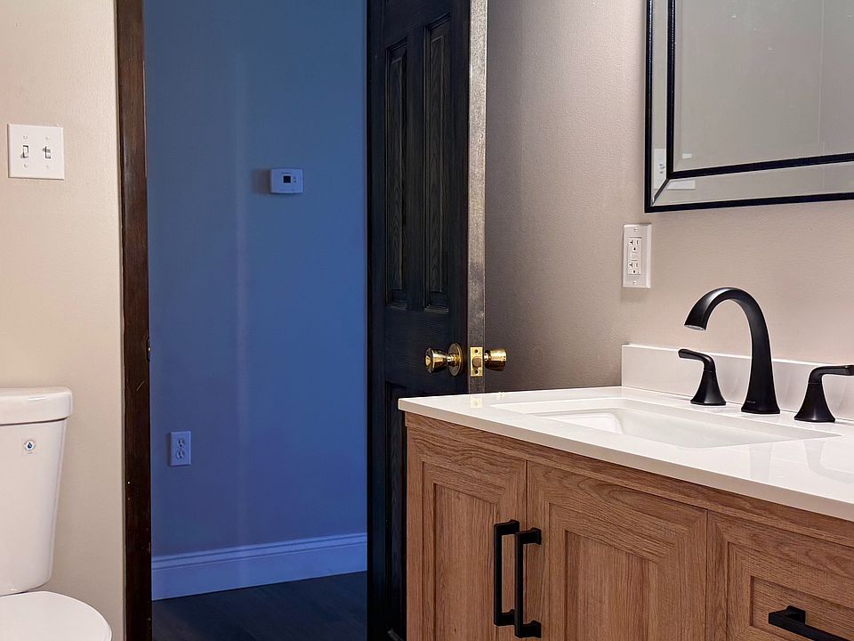 1st image of 454 Hy Vue Dr #460