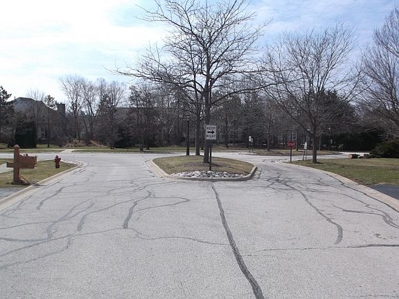4th image of 2337 Congressional Ln