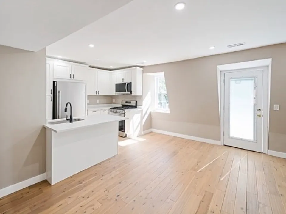 5 Monmouth St #3
