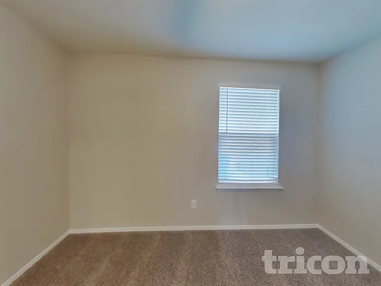 1023 Spofford Dr — Photo 16