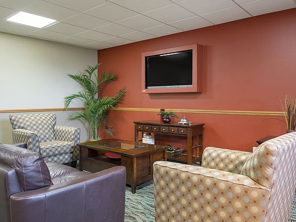 3rd image of 1300 W Medicine Lake Dr APT 308