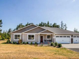 90 Parkway Heights Dr, Port Angeles, WA 98362