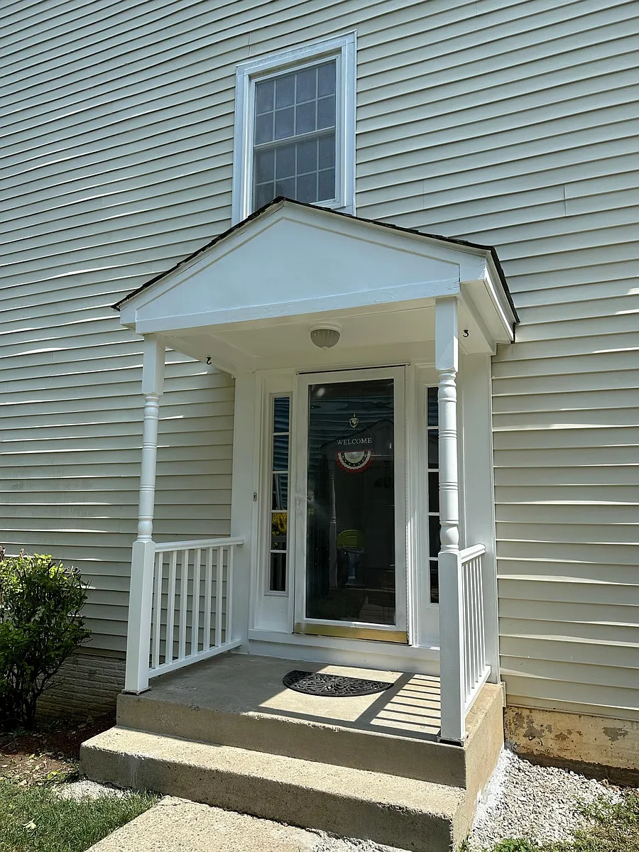 Entrance to the house. - 13511 Ambassador Dr