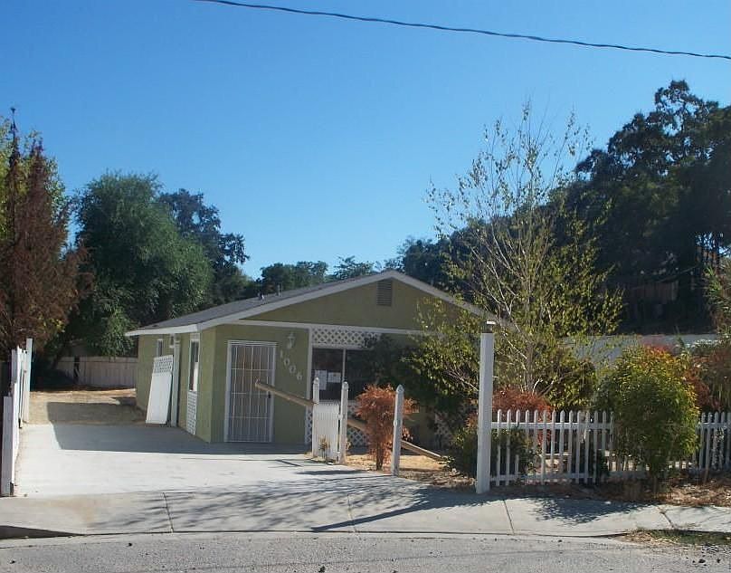 2nd image of 1006 19th St