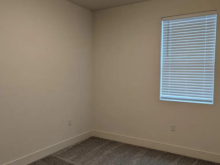 2067 Daimler St — Photo 36