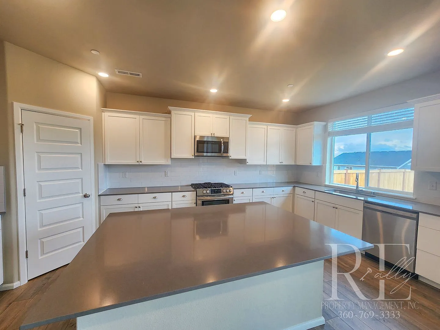 4BD, Office, AND Bonus Room Bremerton Home w/ A/C + Landscaping Included! — Photo 4