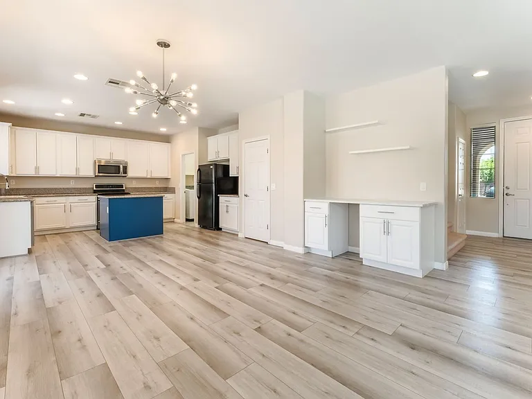 9440 Highview Rock Ct — Photo 5
