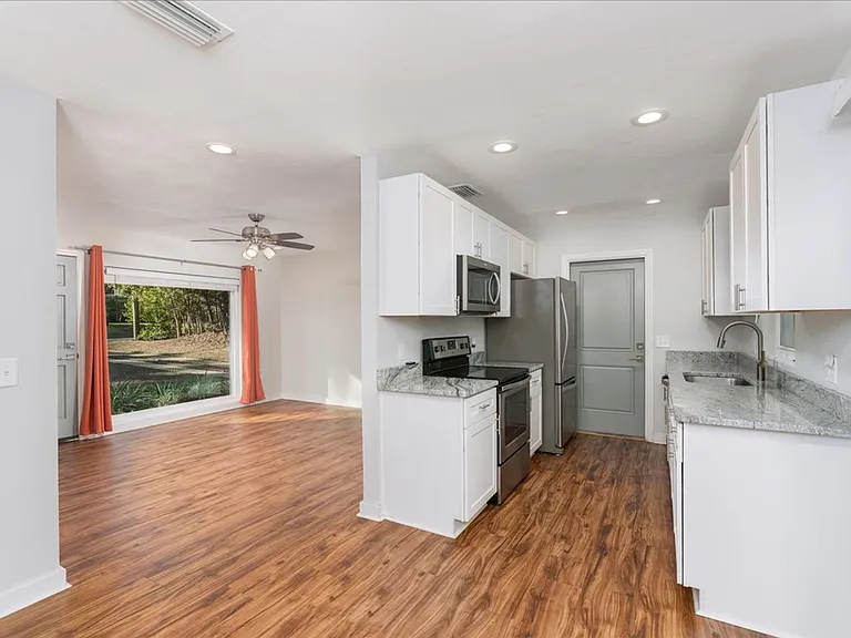 1707 Hall Dr — Photo 9