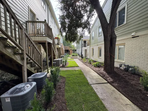 Gardens on Gaston, 408-419 E Gaston St #412B, Savannah, GA 31401