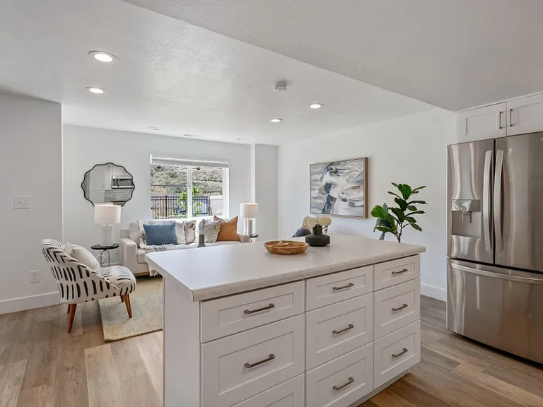 2101 W Northridge Dr — Photo 31