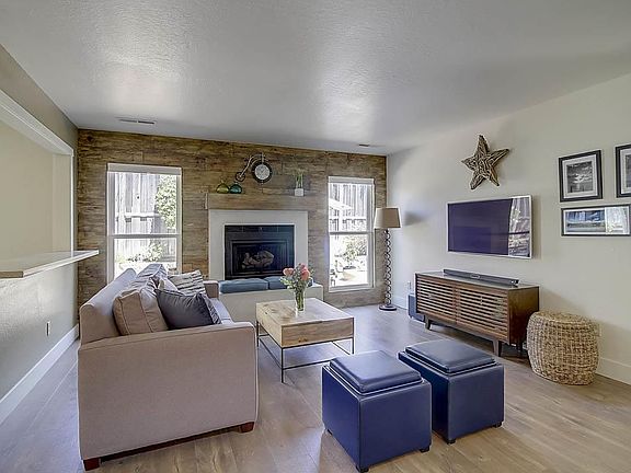 5th image of 3752 Hilltop Ct