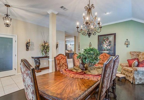 4th image of 10808 Ashmont Ln
