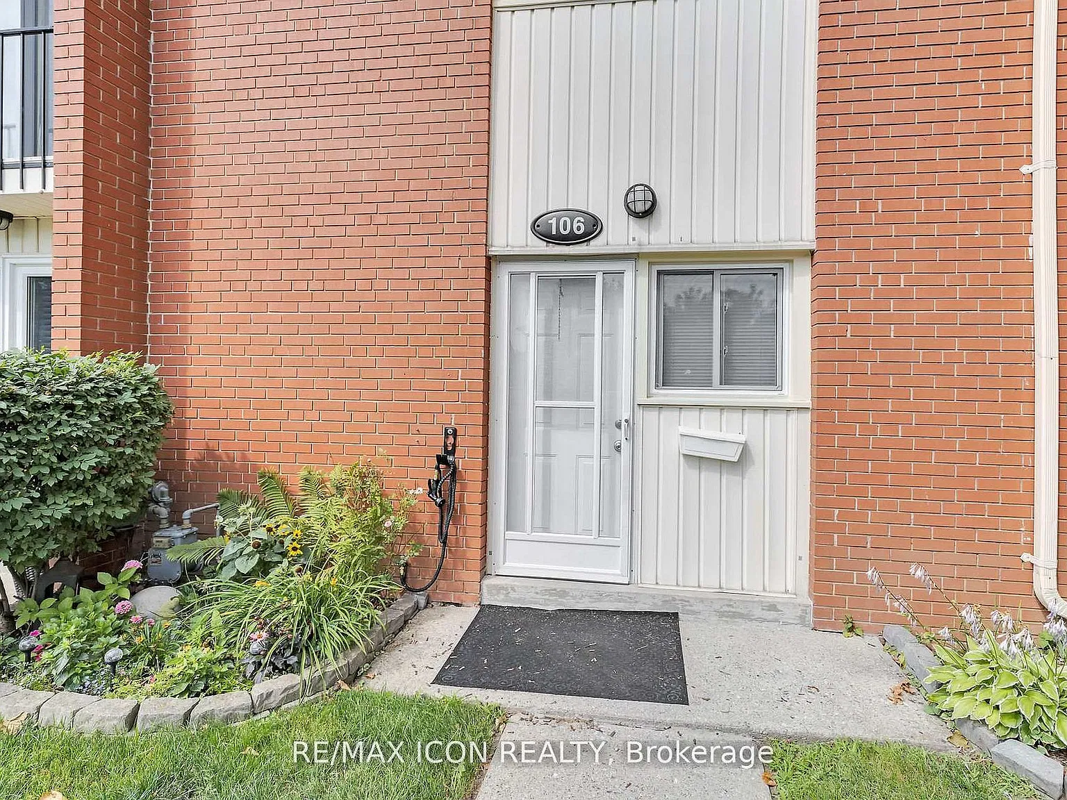 2 bed, $1,650 — Photo 4