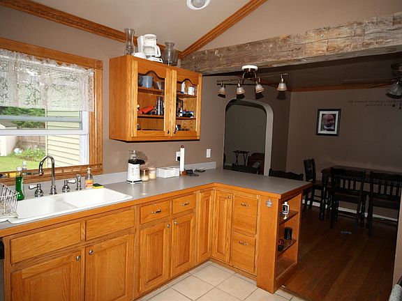 2nd image of 22 S Belmont Cir
