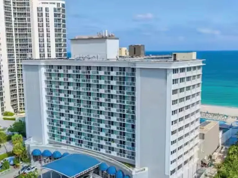 19201 Collins Ave #440 — Photo 15