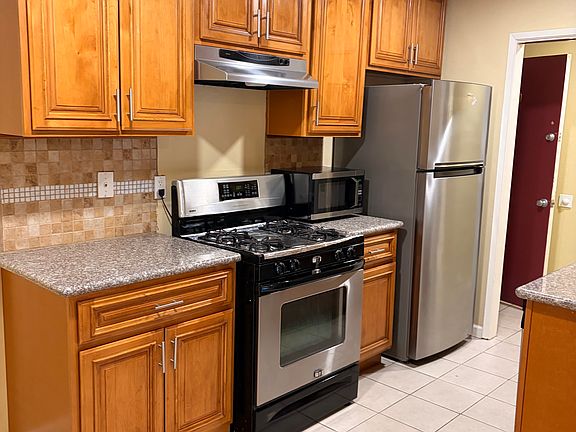 5th image of 2755 Country Dr #110