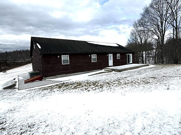 2nd image of 110 Saddle Ridge Dr