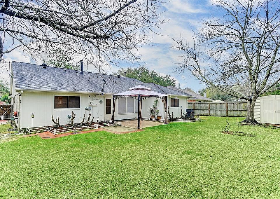 1st image of 4806 Cloverfield Dr