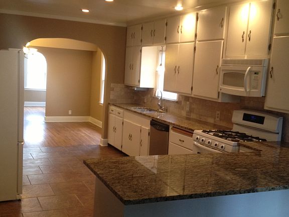5th image of 2723 E 14th Pl