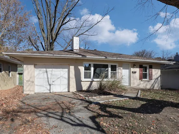 809 Robert Ave, Saint Louis, MO 63135