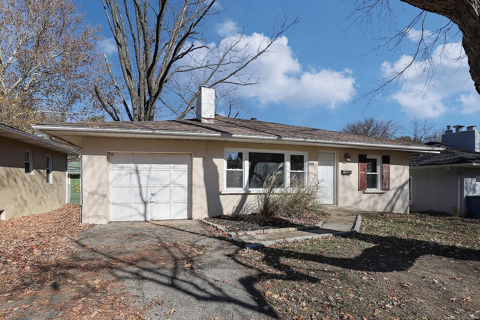 809 Robert Ave photo 1