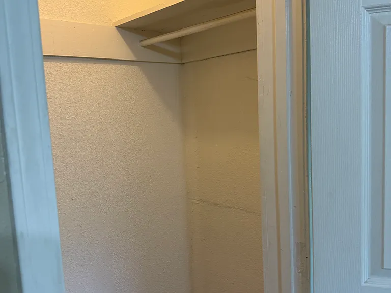 1024 Doyle St — Photo 5