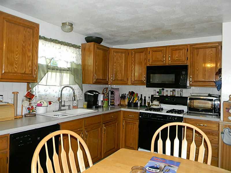 2nd image of 32 Brockton St