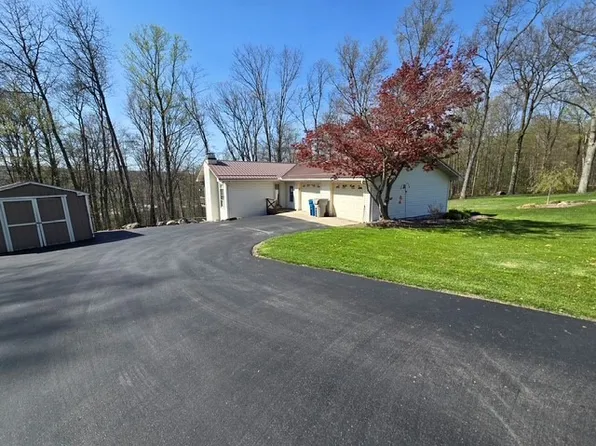 1294 Carmont Dr, Meadville, PA 16335