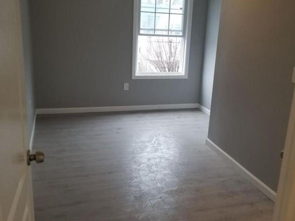 2nd image of 174 N 7th St Floor 3