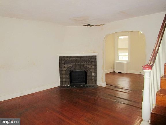 4th image of 6030 N Marvine St