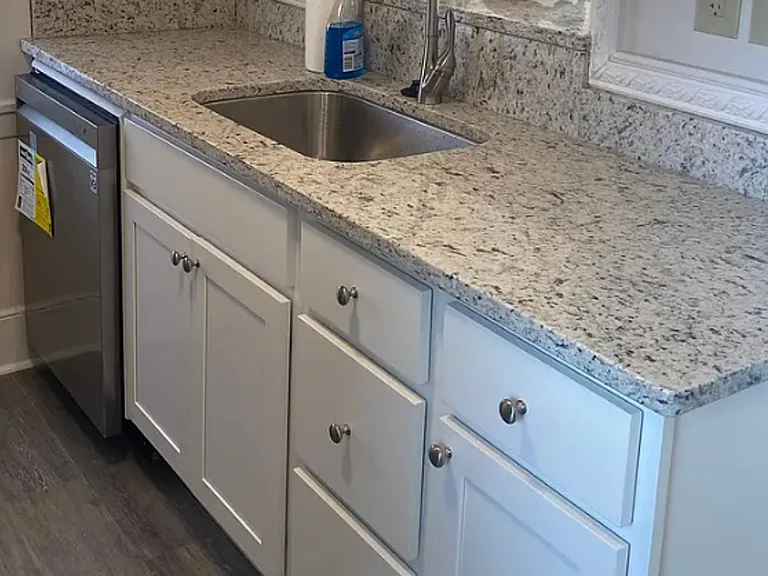 702 Nelson St — Photo 4
