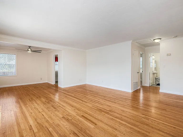 8800 Hayes St — Photo 12