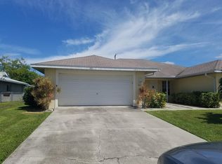 1029 SE 11th Ter, Cape Coral, FL 33990