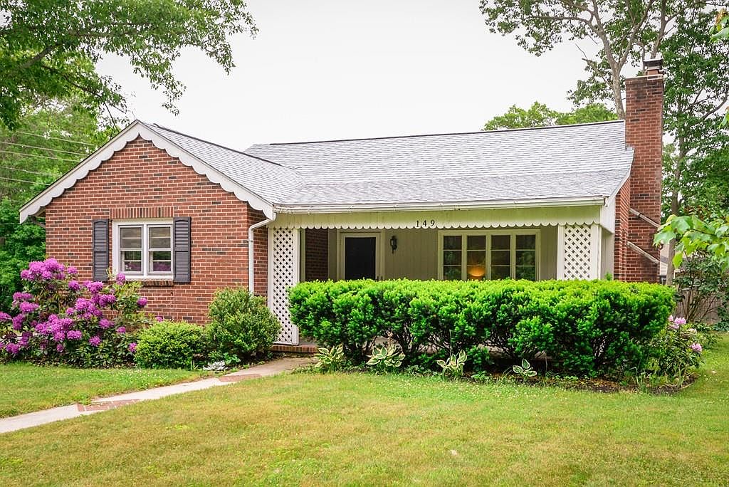149 Pleasant St, Franklin, MA 02038 Zillow