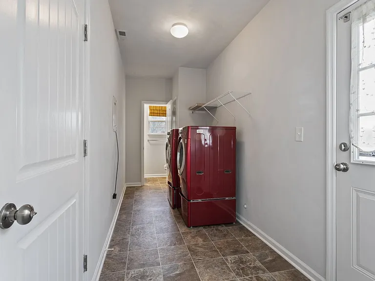 60 Manilla Ln — Photo 9