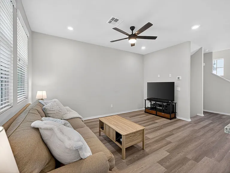 40379 Melrose Dr — Photo 31