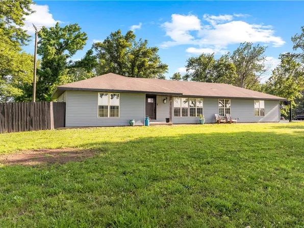 327 SE State Route B, Rich Hill, MO 64779
