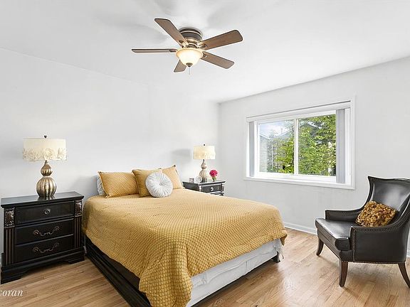 4th image of 3991 E Tremont Ave