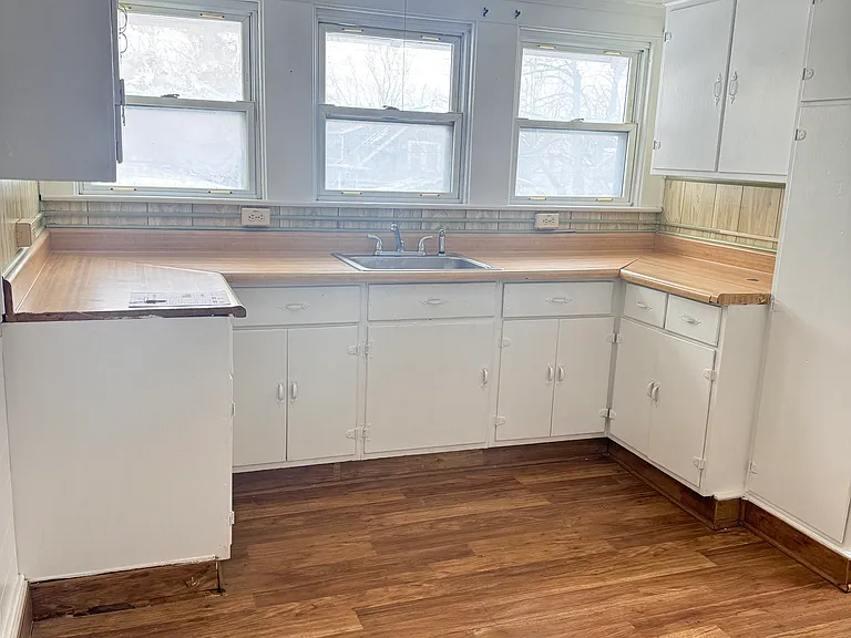 101 Linwood Ave — Photo 1
