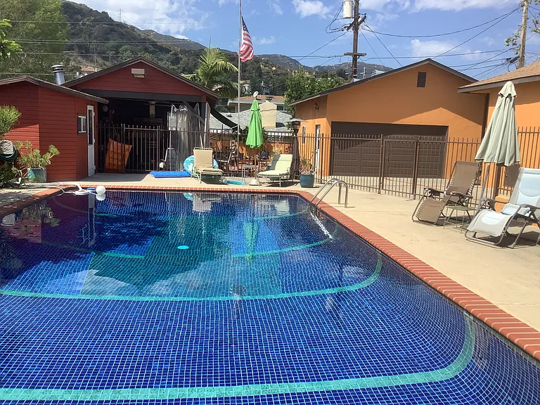 Pool available for use.