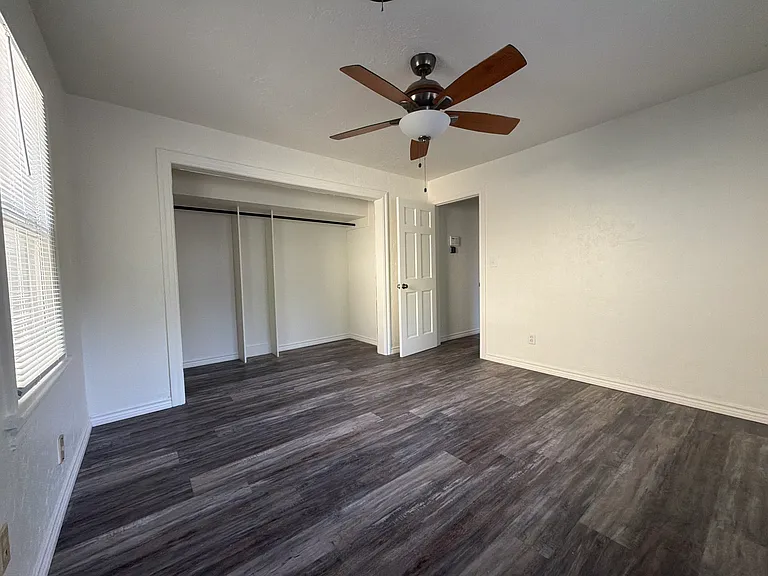 1910 NW Kinyon Ave — Photo 6