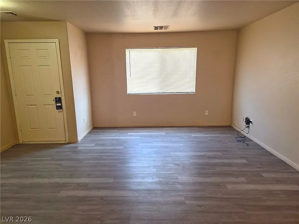 2 bed, 2.0 bath, 3812 sqft, $1,250 — Photo 4