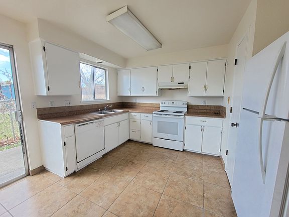 3rd image of 1816 W 21st Ave APT A