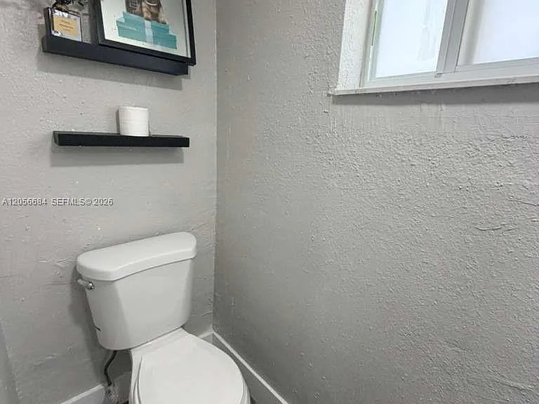 1500 NE 151st St #104 — Photo 25