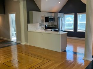 590 Commerce St, Thornwood, NY 10594