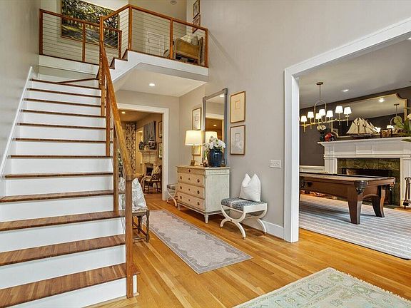 5th image of 1054 Canterbury Ln