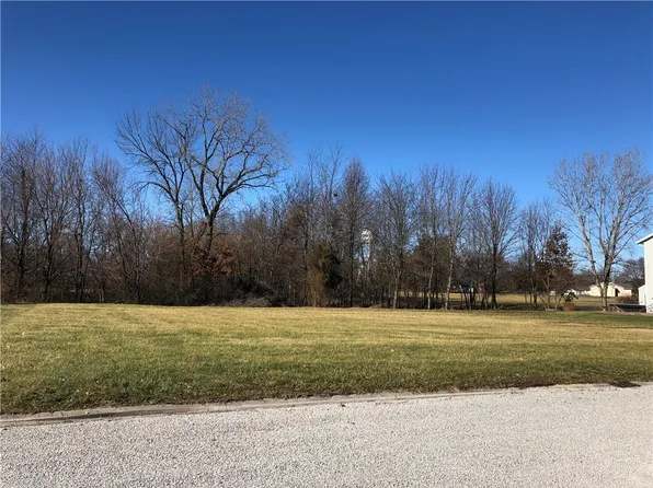 904 S Evergreen St, Altamont, IL 62411