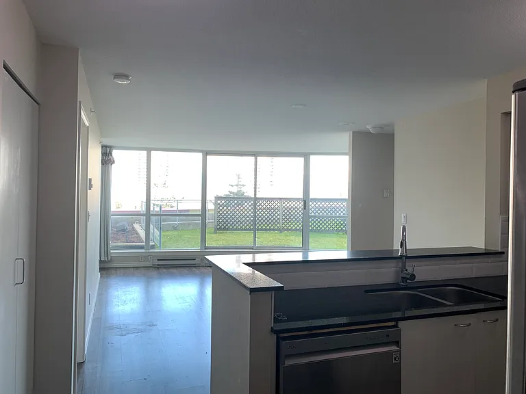 6088 Willingdon Ave #506 — Photo 3